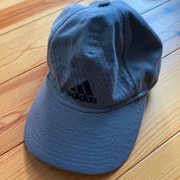adidas キャップ グレー