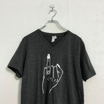 CANVAS 半袖 プリント Tシャツ S ダークグレー キャンバス Vネック 手 指輪 古着卸 アメリカ仕入 a507-6094_画像2