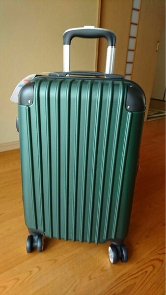新品 キャリーケース 超軽量スーツケース Sサイズ ダークグリーン
