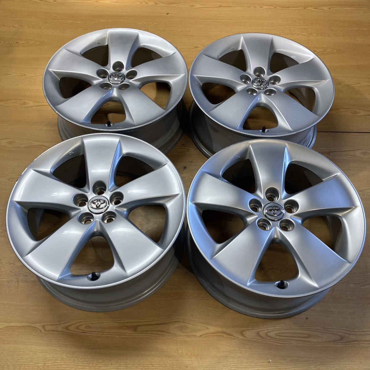 ヤフオク! -「toyota prius zvw30」(純正品) (5穴)の落札相場・落札価格