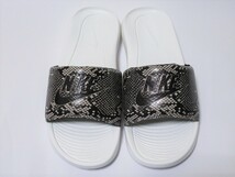 NIKE W VICTORI ONE SLIDE ヘビ柄 23cm ナイキ ビクトリ ワン スライド シャワー サンダル ベナッシ スネーク パイソン CN9676-007_画像1