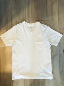 Beauty & Youth のVネックTシャツ　白