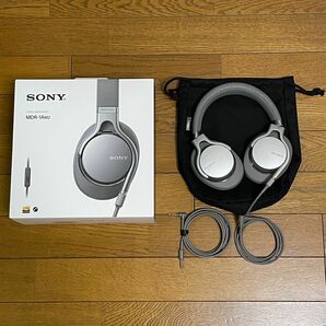 美品 SONY MDR-1AM2 S シルバー ハイレゾ対応有線ヘッドホン バランス標準プラグ/ステレオミニプラグ　ソニー