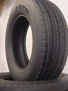 在庫限り TOYO M134 195/85R16 114/112N 【2本総額28600円】【4本総額57200円】【6本総額85800円】デルベックス　縦溝