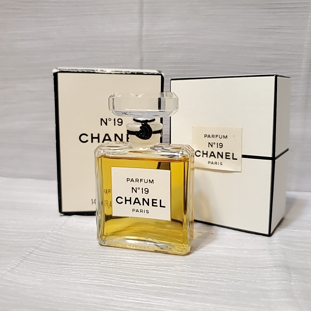 本物品質の CHANEL 香水【未使用品】 56ml パルファム 19 No シャネル 香水(女性用) - education.semel