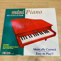 未使用品 KAWAI カワイ mini piano ミニピアノ 赤 レッド 木製 32鍵盤 P-32_画像1