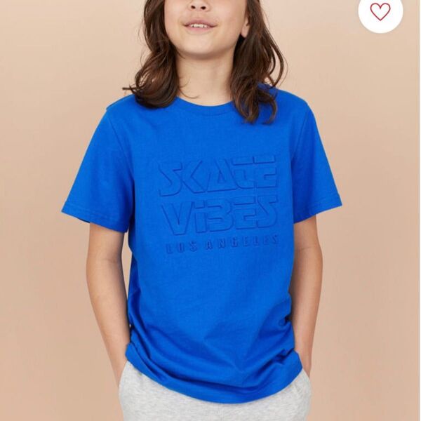 新品タグ付き H&M 浮き出る文字のTシャツ 160cm/165cm