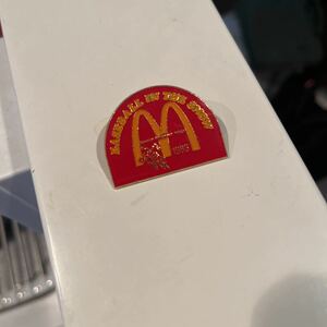 1986 McDonald's Original Pind Badge Бесплатная доставка продукт интересный красивый красивый красивый шедевр недорогой материал документа