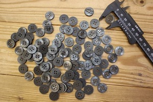 【副資材】 １５ｍｍ ４つ穴ボタン　１００個 （４１８７）