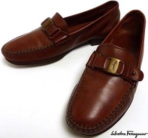 イタリア製 Salvatore Ferragamo / サルヴァトーレ フェラガモ ローファー 6 1/2EE(24.5cm相当)【中古】8i-1-032