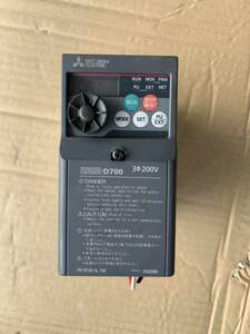 X054 三菱インバータ 三菱電機 MITSUBISHI FR-D720 -0.75K 中古品