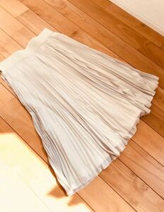 【生地良し可愛いプリーツスカート！】used 数回使用でほぼ新品！凄く可愛いので是非美しい生地で妖精のよう
