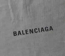 バレンシアガ「BALENCIAGA」 バッグ保存袋 現行 （2741）正規品 付属品 内袋 布袋 巾着袋 布製 46×39cm グレー_画像3