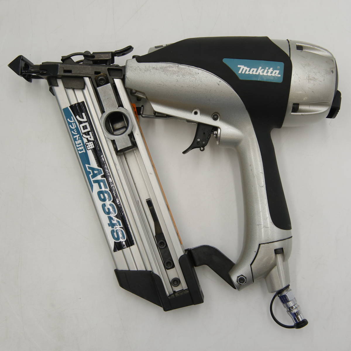 K113 makita マキタ 64mm フロア用ブラッド釘打 ブラッドネイル(平打用