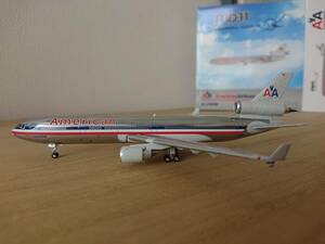 1/400 Phoenix american aviation American Airlines MD-11 (N1762B)