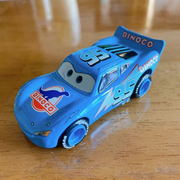 トミカカーズ ライトニングマックイーン