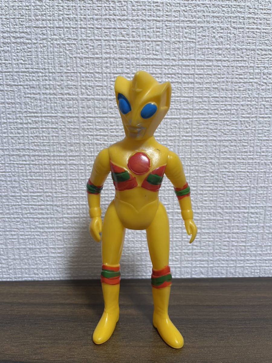 ヤフオク! -「トリプルファイター ソフビ」の落札相場・落札価格