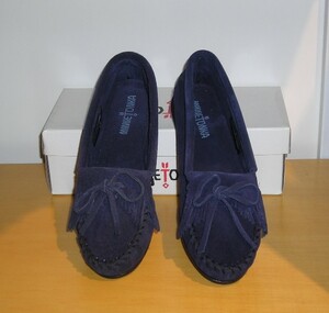  new goods * Minnetonka. suede real leather made. moccasin * navy *US5.5*22.5.