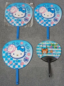 「SANRIO サンリオ ハローキティ 3点 うちわ 団扇 おまけ1点」