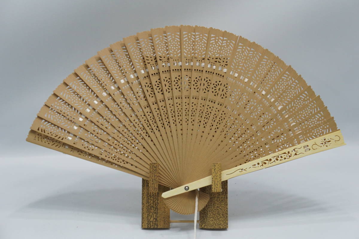 2023年最新】ヤフオク! -中国 扇子 白檀の中古品・新品・未使用品一覧
