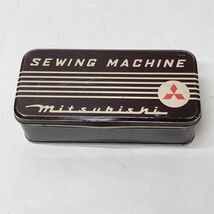 ■ 動画あり mitsubishi 三菱 昭和レトロ 古いミシンのブリキ缶 道具箱 小物入れ ヴィンテージ SEWING MACHINE(0990012866)_画像1