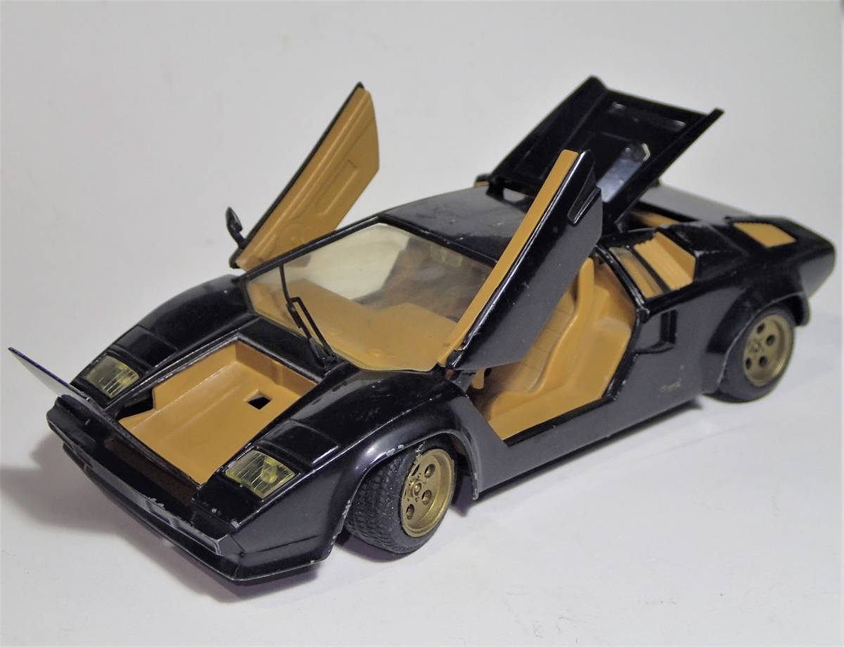 1/24 ミニカー レベル ランボルギーニ カウンタック 1988 年製