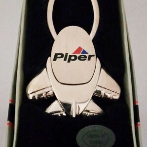 新品長期保管品 Piper aircraft corporation パイパー社 航空機 飛行機 Airplane キーホルダ?