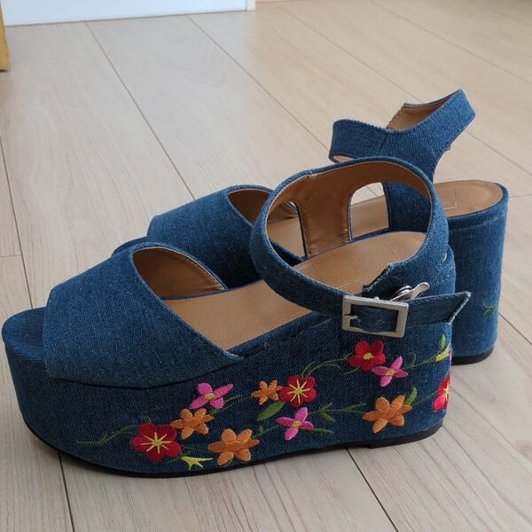 Sサイズデニム花柄刺繍サンダル