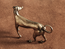 真鍮 キーホルダー（グレイハウンド）犬 イヌ ドッグ ペット 狩猟 ハンティング 置物 キーリング キーチェーン ゴールド 縁起物 干支 動物_画像3