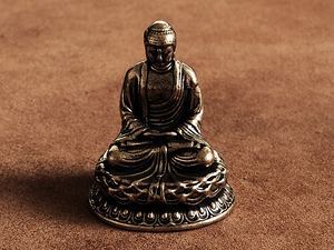 Art hand Auction Messingornament (Buddha-Statue) Sitzende Statue Buddha Kannon Zazen Esoterischer Buddhismus Gott Amulett Messingornament Dekoration Antikes Accessoire Verschiedene Waren Vintage Antik, verschiedene Waren, Schlüsselbund, handgefertigt