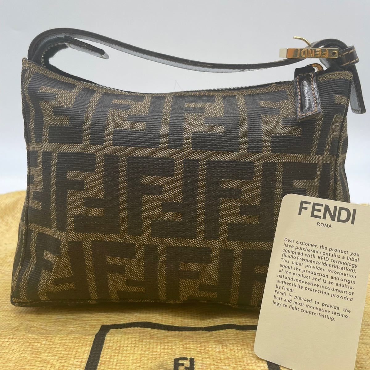 ヤフオク! -「フェンディ バニティバッグ」の落札相場・落札価格