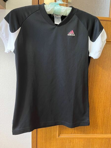 adidas スポーツTシャツ　半袖