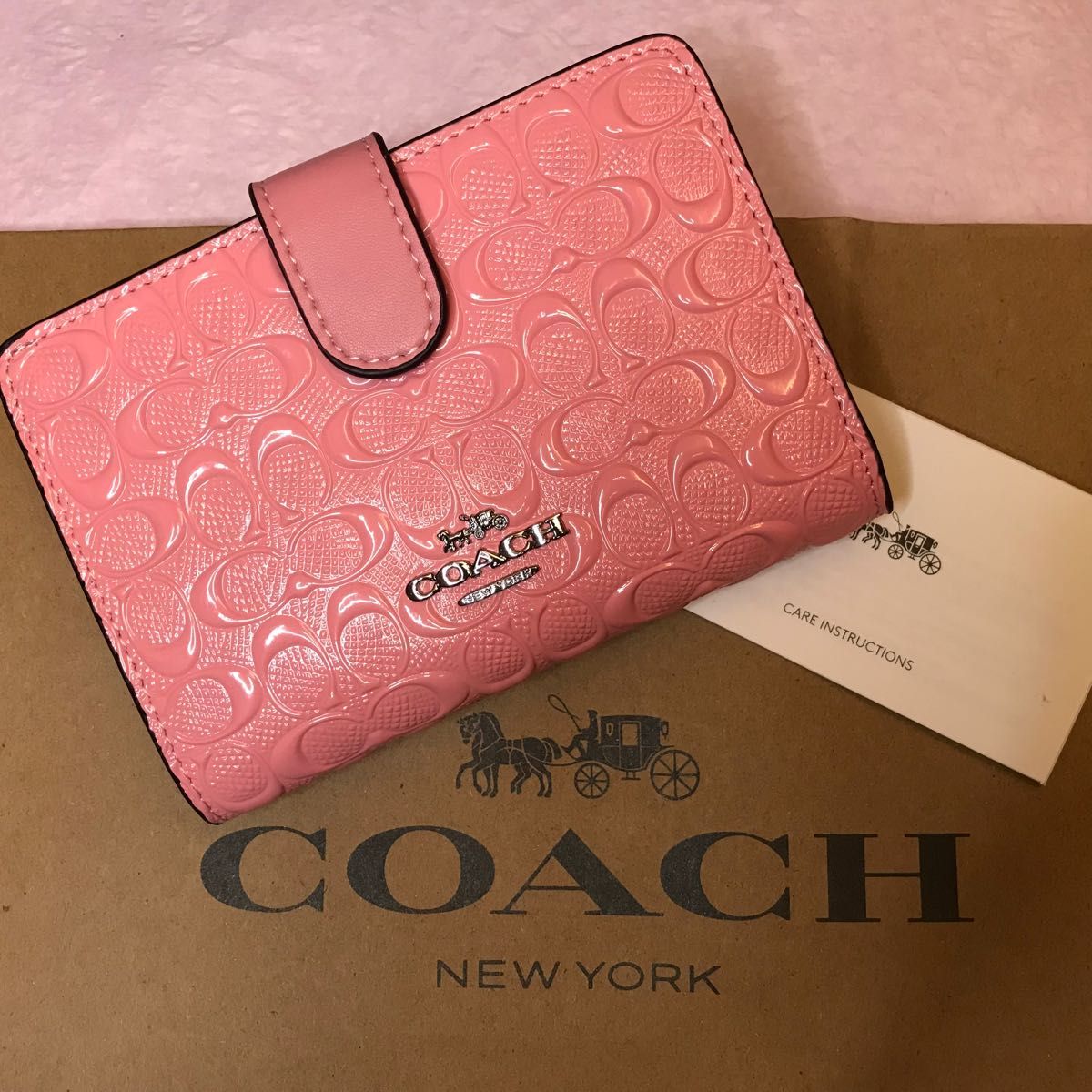 COACH コーチ 二つ折り財布 エナメル シグネチャー ピンク 新品 
