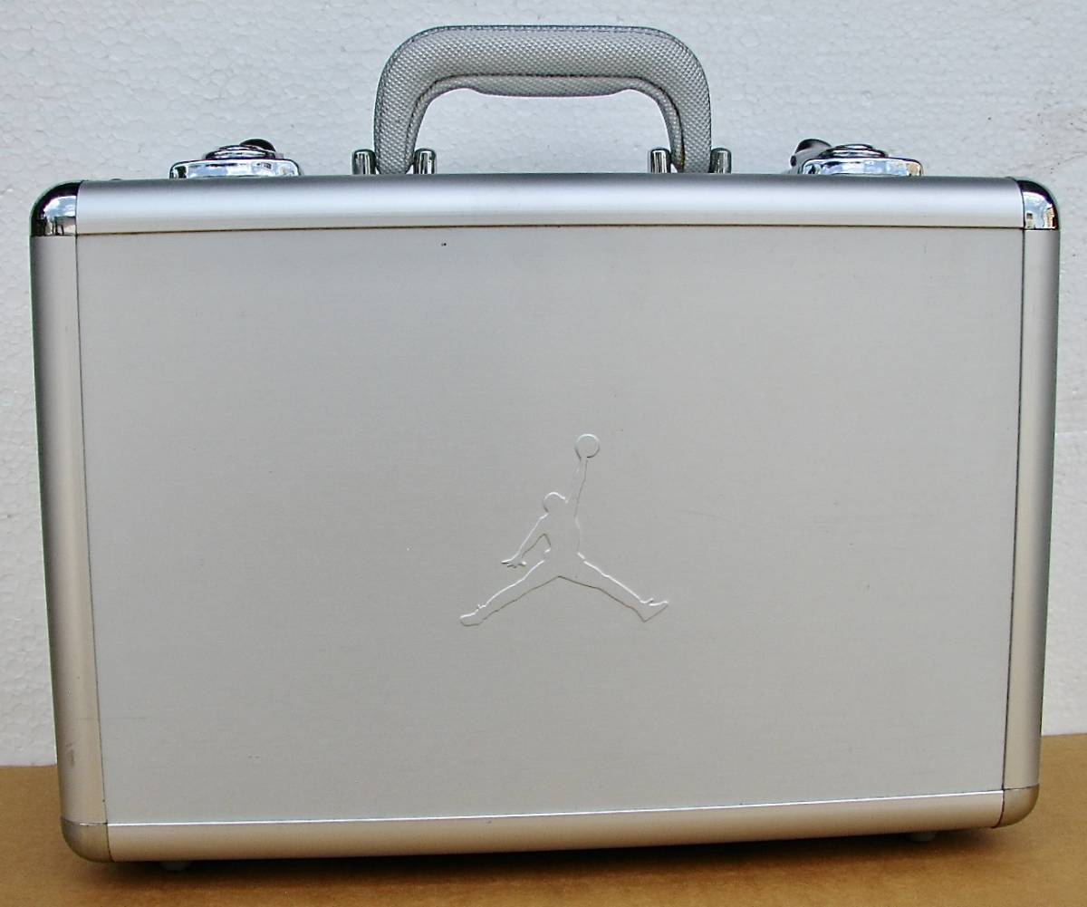 ヤフオク! -「case」(ナイキ) (スニーカー)の落札相場・落札価格