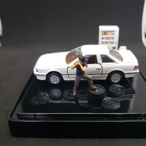 1/64 フィギュア (タイヤ付)