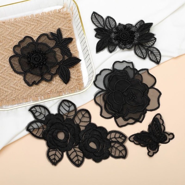 ワッペン　３枚セット　便利　直接貼り付け　刺繍　高級感　黒の花柄　手縫い