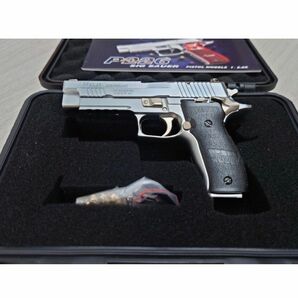 精巧1/2スケール　ミニチュアモデルガン　SIG SAUER P226 シルバー　ミリタリー　トイガン　モデルガン