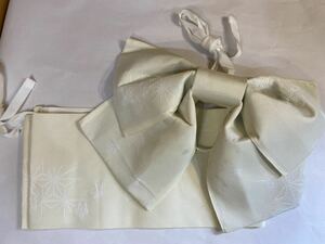  "теплый" белый юката с лентой . obi конструкция obi Sakura .. лента 