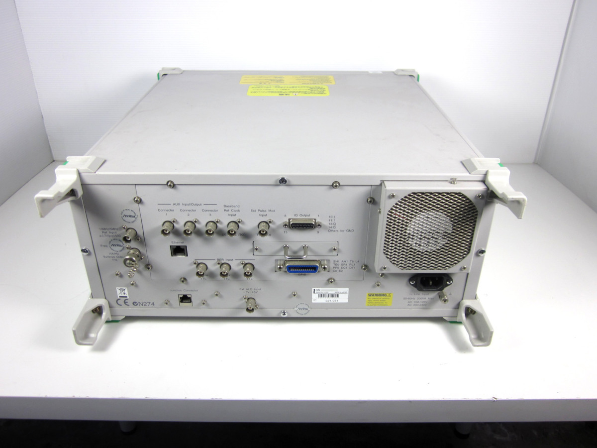 中古】ベクトル信号発生器MG3700A アンリツAnritsu 6GHz x02870