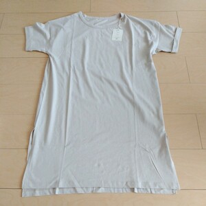 半袖Tシャツ　ロングTシャツ　ベージュ　綿100％　コットン100％　SWEET ROUGE スウィートルージュ　sweet rouge スリット入り　タグ付き