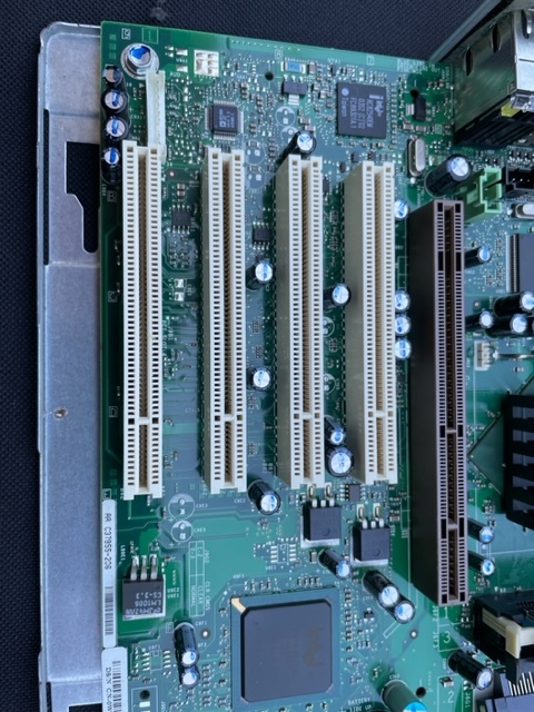 DELL PRECISION 360 □Socket478 Pentium4HT 3GHzと4GBメモリ付き□3G1