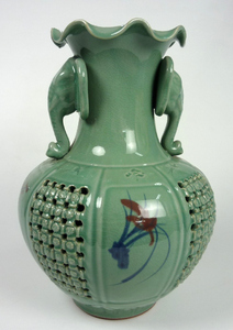 黒炭台高麗青磁 海泉作 象耳飾り壺 花瓶 透かし彫り 壺