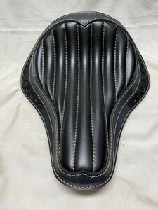 Lucky Custom Leather製 サドルシート イタリアンレザー ダメージブラック×ブラック ショベル ツインカム ナックル パンヘッド ソフテイル