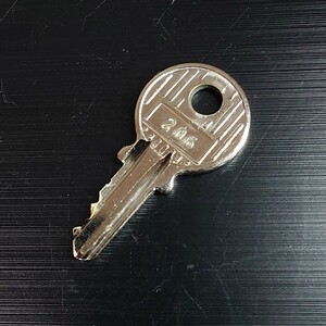 [ postage 63 jpy ]206 key LOUIS VUITTON Louis Vuitton south capital pills key lock katenapado lock bato lock key . pills breaking the seal original silver silver 