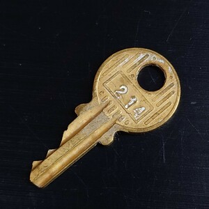 [ postage 63 jpy ]214 key LOUIS VUITTON Louis Vuitton south capital pills key lock katenapado lock bato lock key . pills breaking the seal original gold Gold 