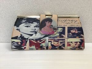  Audrey pep bar n clutch bag width 32cm height 16cm same window . party gratitude . beige group lady's woman 