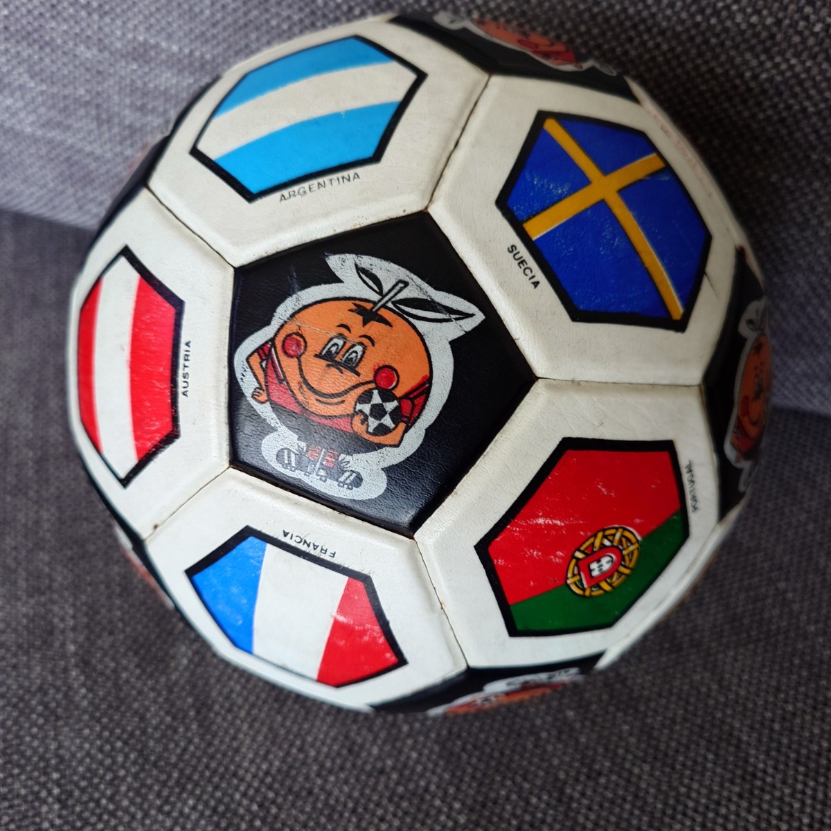 FIFAワールドカップ史上初公式マスコット 1966年 イングランド大会