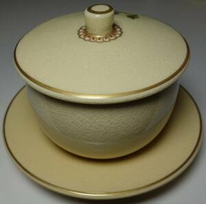 昭和期　白薩摩　椿図　蓋付き煎茶碗