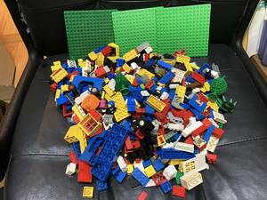 LEGO いろいろ　青いバケツに9割ぐらい