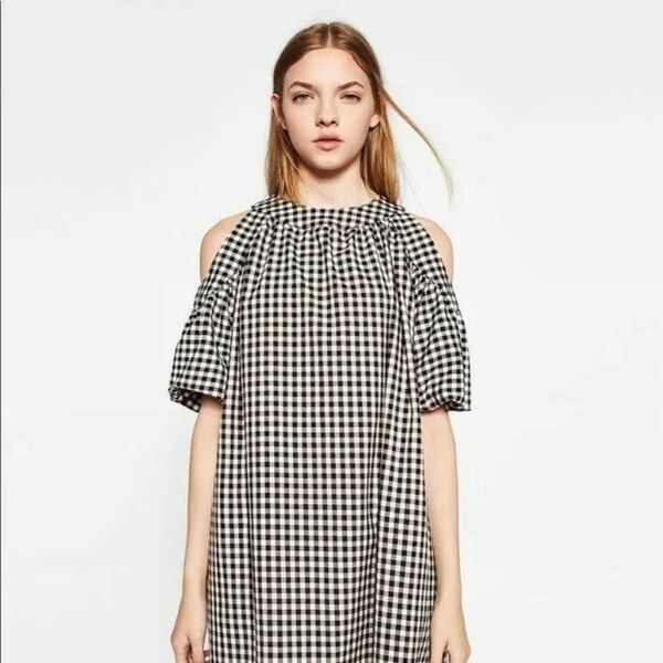 美品！Zara オフショルダーギンガムチェックワンピース　Sサイズ